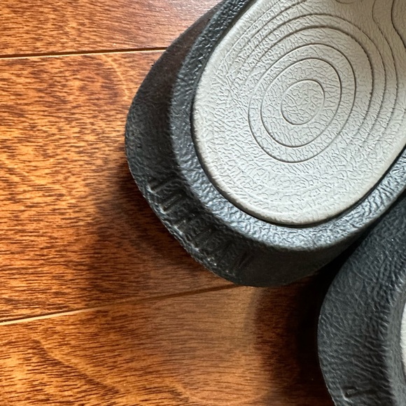 Nike Black and Gray Slide Sandals - Picture 5 of 5